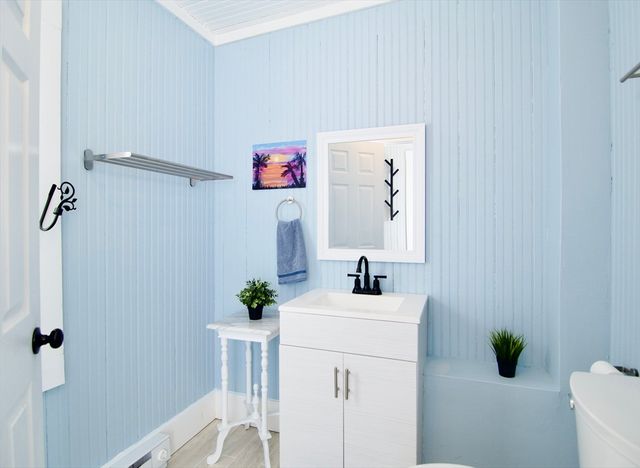 27 Rockland St, Springfield, MA 01118