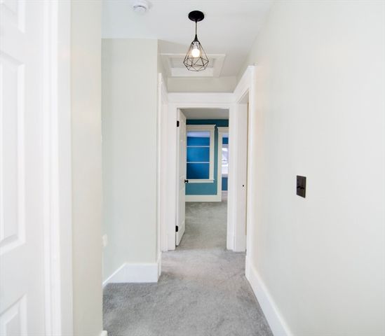 27 Rockland St, Springfield, MA 01118