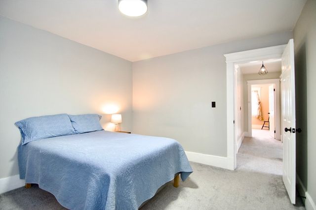 27 Rockland St, Springfield, MA 01118