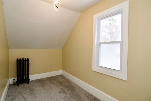 27 Rockland St, Springfield, MA 01118