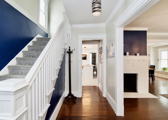 27 Rockland St, Springfield, MA 01118