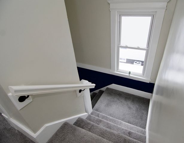 27 Rockland St, Springfield, MA 01118