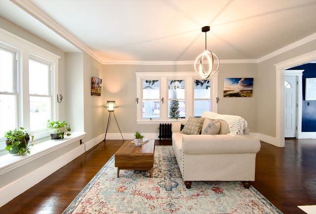 27 Rockland St, Springfield, MA 01118