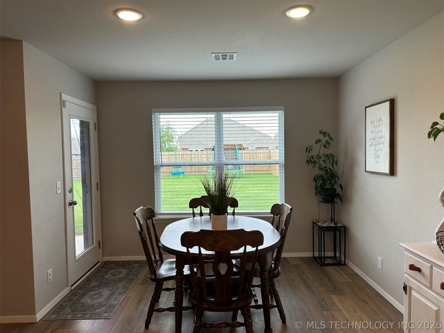13009 E 124th Street North N, Owasso, OK 74021