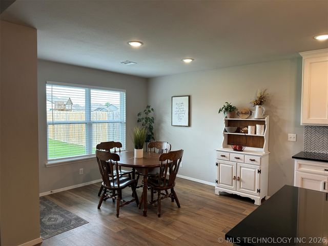 13009 E 124th Street North N, Owasso, OK 74021