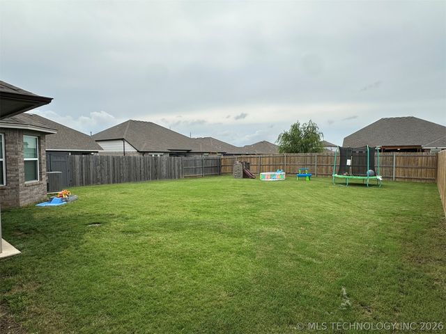 13009 E 124th Street North N, Owasso, OK 74021