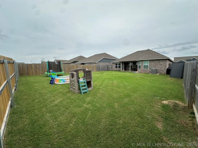 13009 E 124th Street North N, Owasso, OK 74021