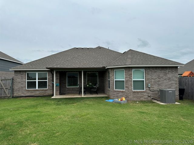 13009 E 124th Street North N, Owasso, OK 74021