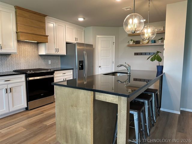 13009 E 124th Street North N, Owasso, OK 74021