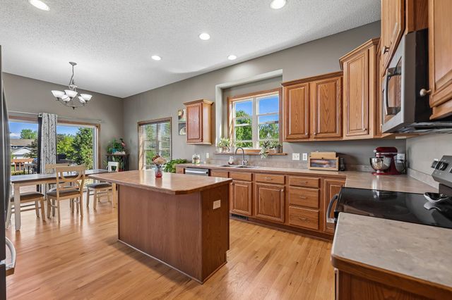 1514 Overlook Drive SE, Lonsdale, MN 55046