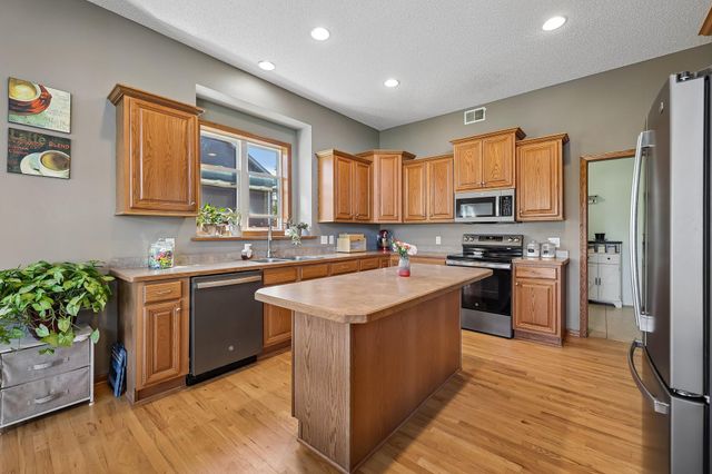 1514 Overlook Drive SE, Lonsdale, MN 55046