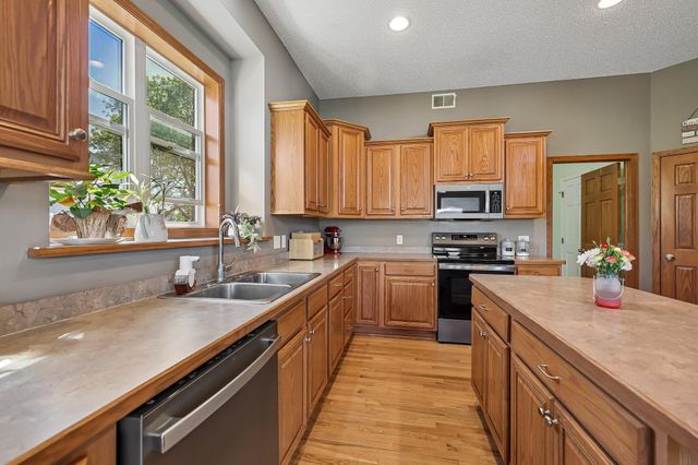 1514 Overlook Drive SE, Lonsdale, MN 55046