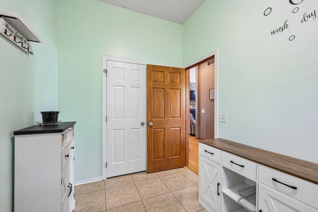 1514 Overlook Drive SE, Lonsdale, MN 55046