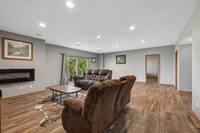 1514 Overlook Drive SE, Lonsdale, MN 55046