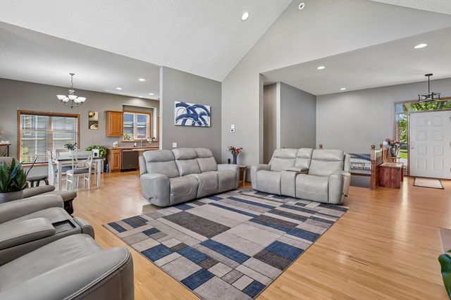 1514 Overlook Drive SE, Lonsdale, MN 55046