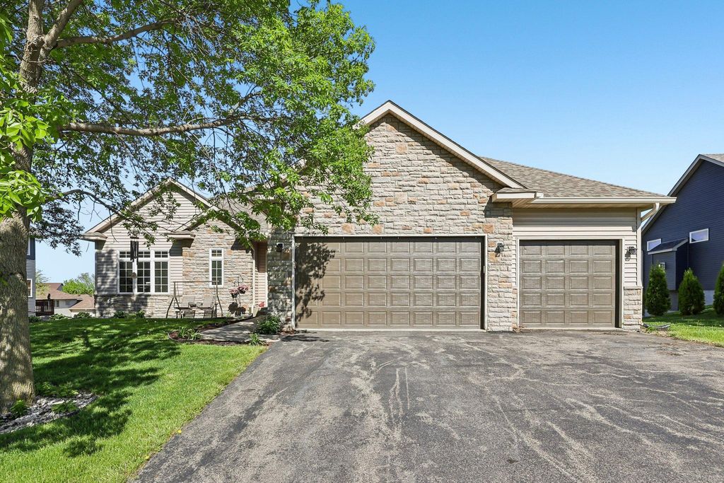 1514 Overlook Drive SE, Lonsdale, MN 55046