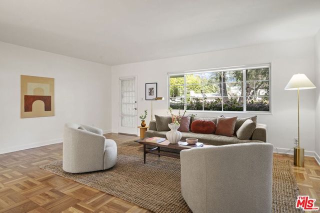 5345 Village, Los Angeles, CA 90016