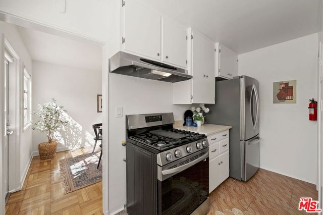 5345 Village, Los Angeles, CA 90016