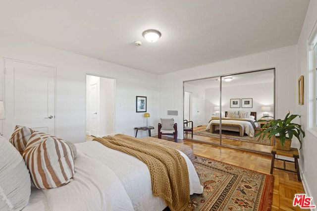 5345 Village, Los Angeles, CA 90016