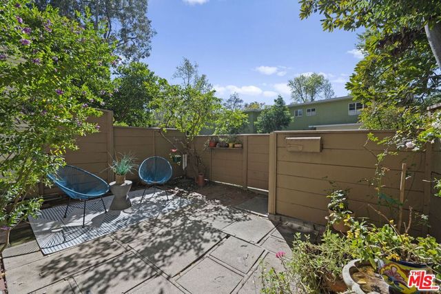 5345 Village, Los Angeles, CA 90016