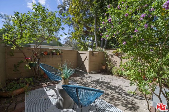 5345 Village, Los Angeles, CA 90016