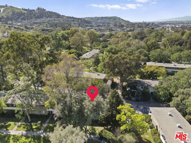 5345 Village, Los Angeles, CA 90016