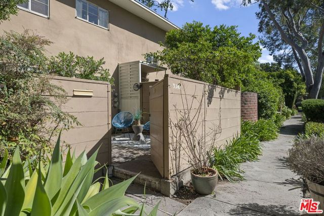 5345 Village, Los Angeles, CA 90016