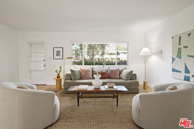 5345 Village, Los Angeles, CA 90016