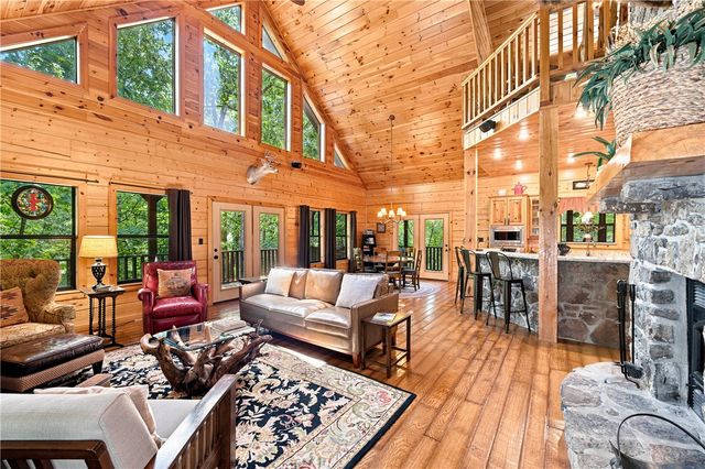 22365 N Log Cabin Drive, Sulphur Springs, AR 72768
