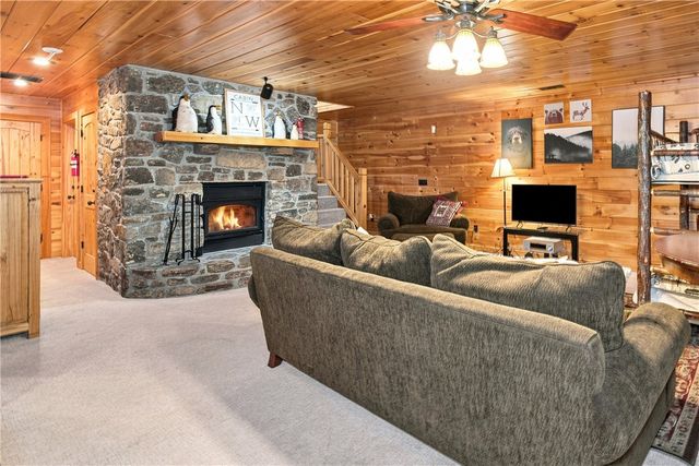 22365 N Log Cabin Drive, Sulphur Springs, AR 72768