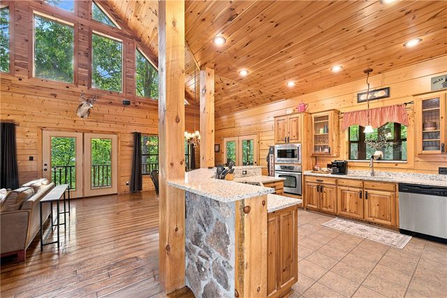 22365 N Log Cabin Drive, Sulphur Springs, AR 72768