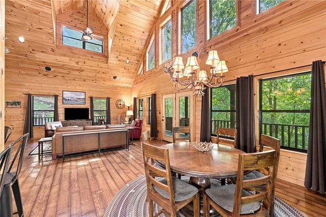 22365 N Log Cabin Drive, Sulphur Springs, AR 72768
