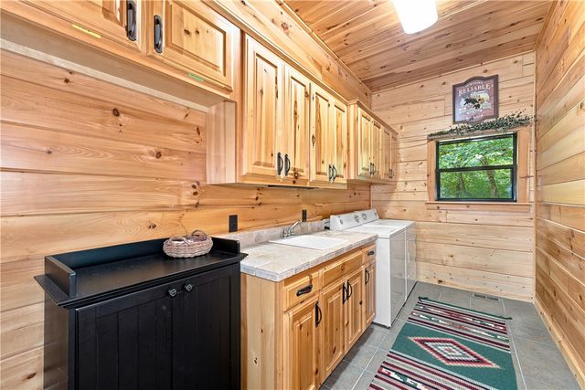 22365 N Log Cabin Drive, Sulphur Springs, AR 72768