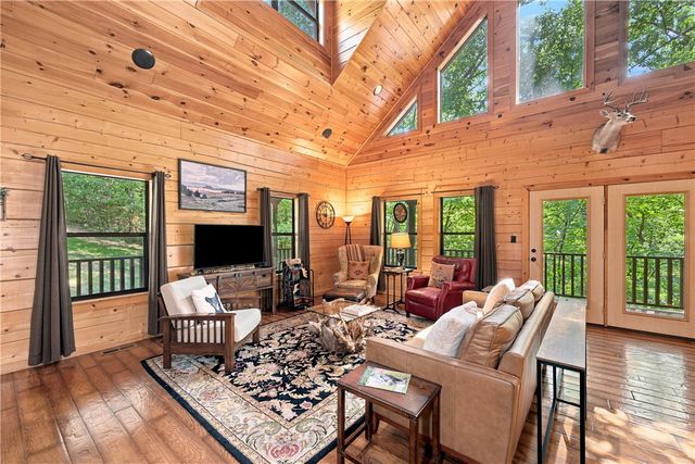 22365 N Log Cabin Drive, Sulphur Springs, AR 72768
