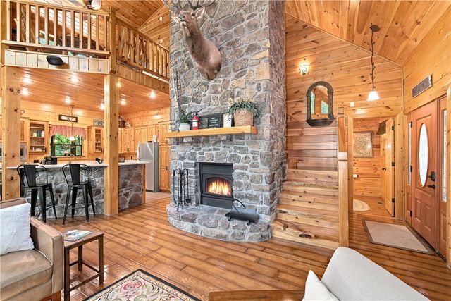 22365 N Log Cabin Drive, Sulphur Springs, AR 72768