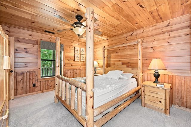 22365 N Log Cabin Drive, Sulphur Springs, AR 72768