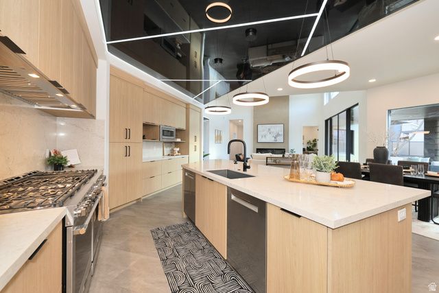 1306 E VICTOR LN, Draper, UT 84020