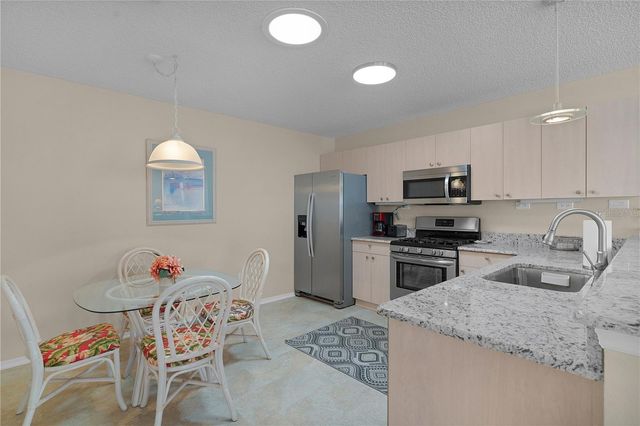 16933 SE 94TH SUNNYBROOK CIRCLE, The Villages, FL 32162