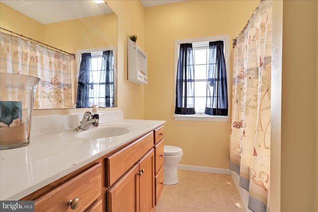 748 CONNOLLY DR, Red Lion, PA 17356