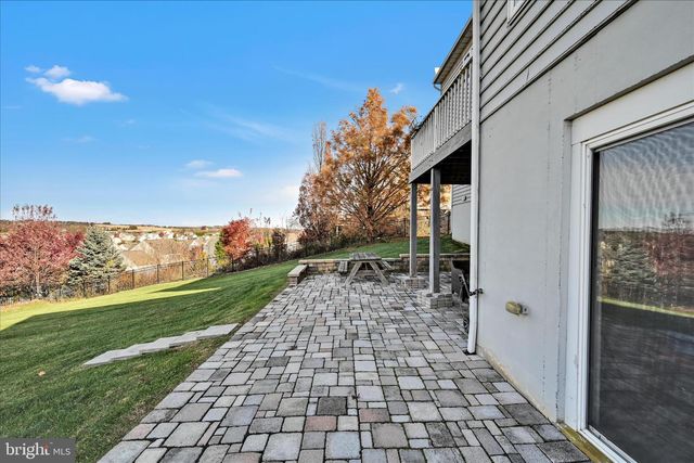 748 CONNOLLY DR, Red Lion, PA 17356