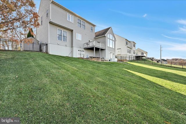 748 CONNOLLY DR, Red Lion, PA 17356