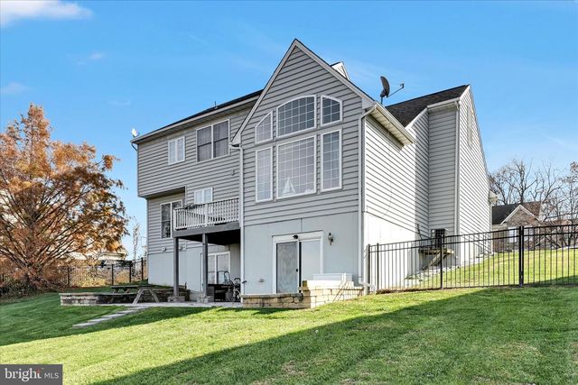 748 CONNOLLY DR, Red Lion, PA 17356