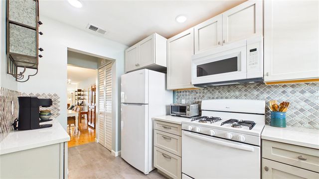 5935 30TH AVENUE S 312, Gulfport, FL 33707