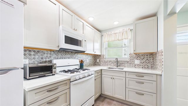 5935 30TH AVENUE S 312, Gulfport, FL 33707