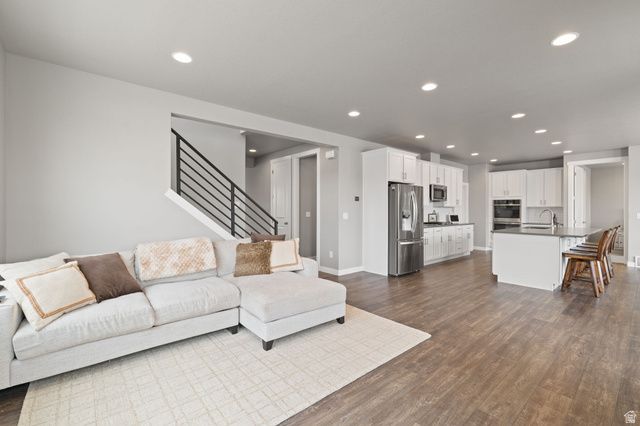 1325 E DESERT PEAK, Eagle Mountain, UT 84005