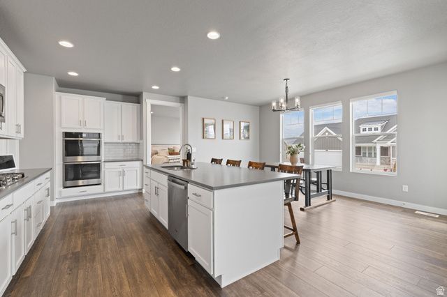 1325 E DESERT PEAK, Eagle Mountain, UT 84005