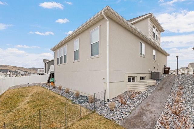 1325 E DESERT PEAK, Eagle Mountain, UT 84005