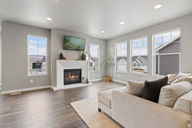 1325 E DESERT PEAK, Eagle Mountain, UT 84005