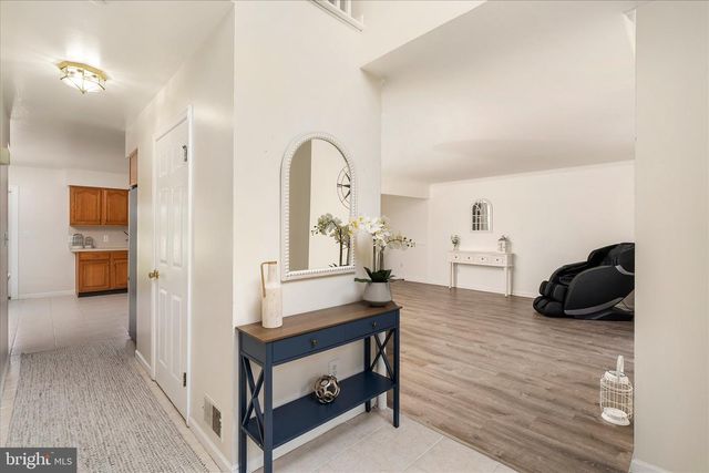 2 CARNEY WAY, Hamilton, NJ 08620