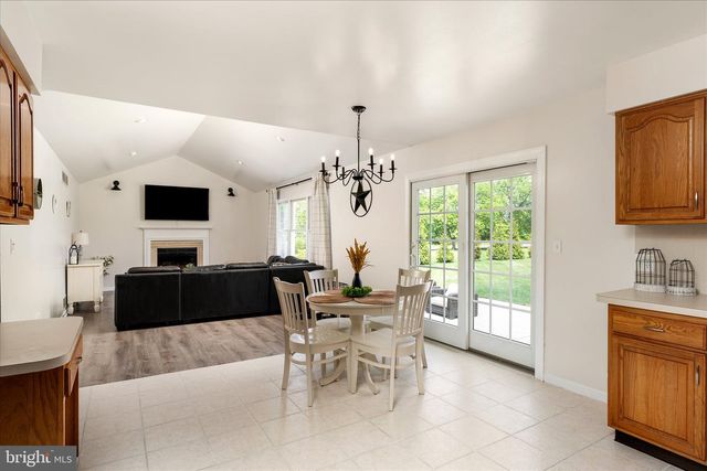 2 CARNEY WAY, Hamilton, NJ 08620